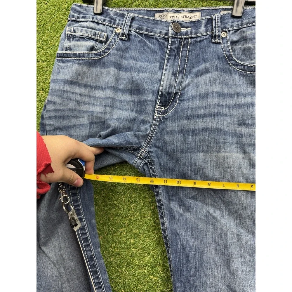 BKE Jeans Mens 36R Tyler Straight Leg Medium Wash Buckle Stretch Denim Pants Y2K